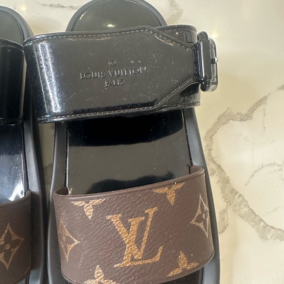Louis Vuitton Sunbath Flat Mules in Brown Monogram Canvas & Black Rubber - Picture 6 of 9